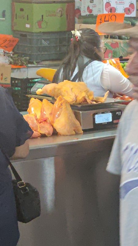 65: kilo de pollo entero #I_43