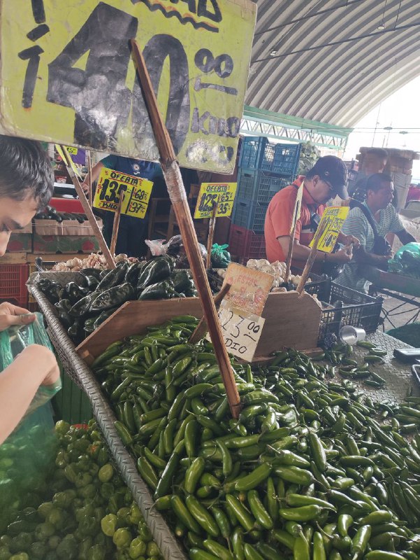 40: kilo chile serrano en tercera sección #subasta40: kilo chile serrano en tercera sección #subasta