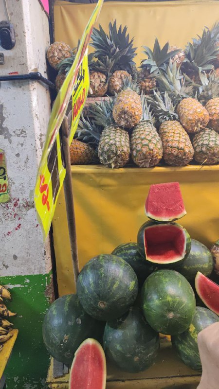55: piña grande pza en pasillo #I local 141