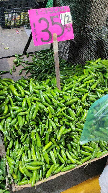 35: Medio kilo chile serrano #J-138